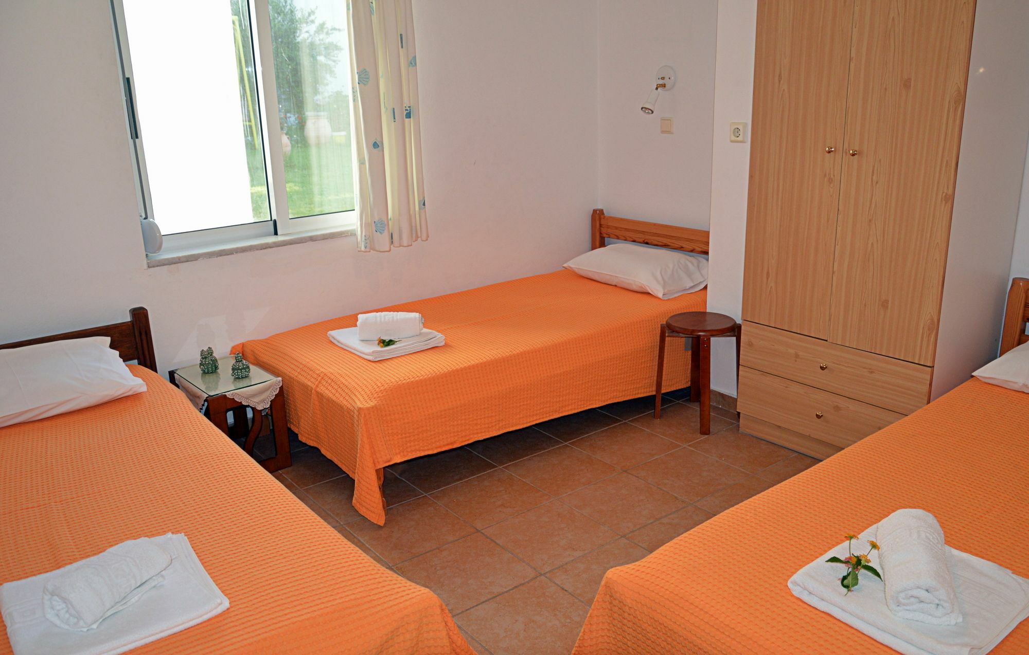 Manos Apartments Almyrida  Bagian luar foto